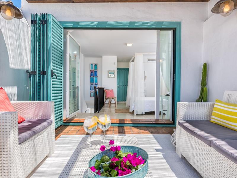 Charmant huis aan het strand in Malaga met een geweldig terras en